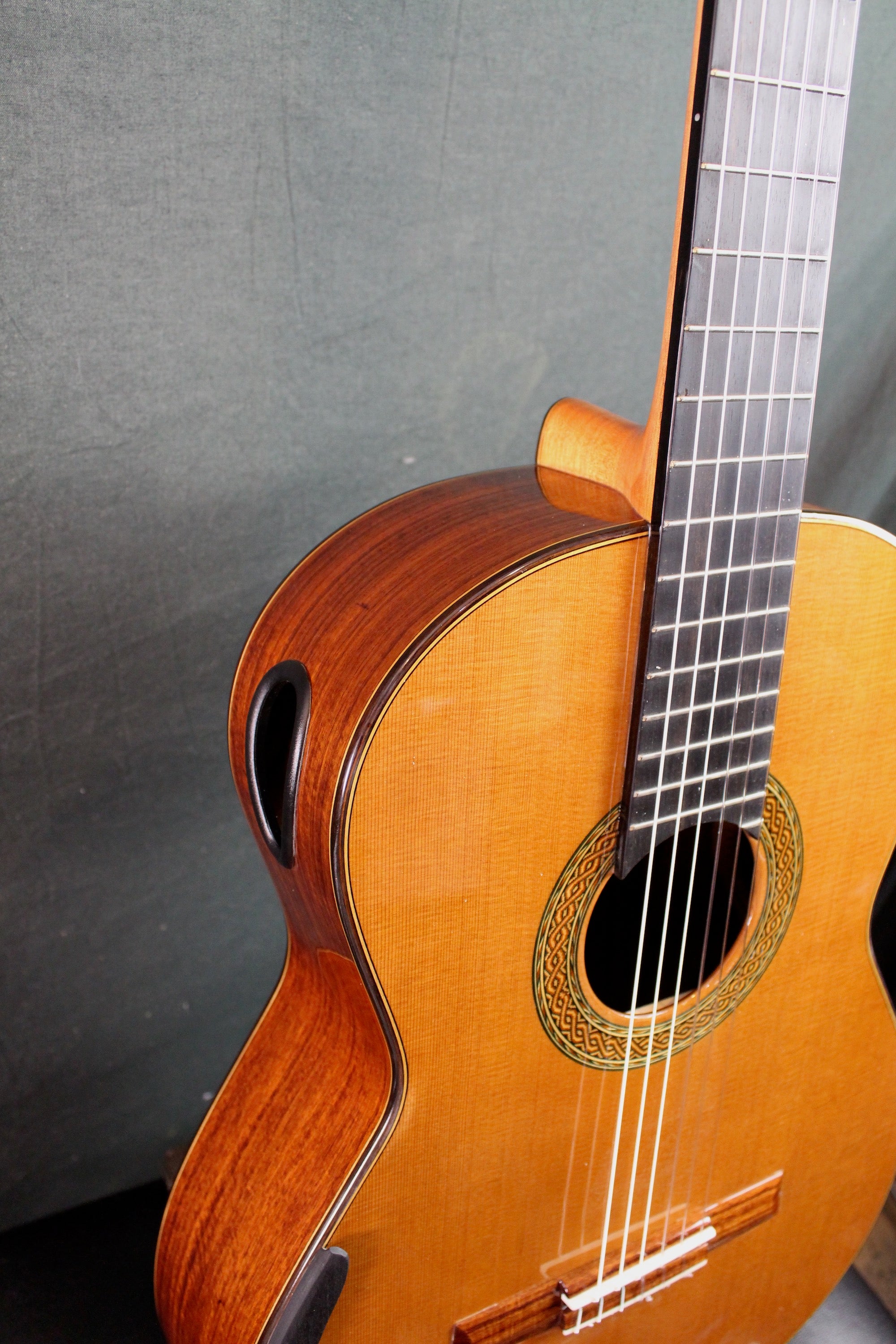 William Falkiner Guitar - it1pyd8